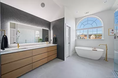 2 Holly Court, Miller Place, NY 11764 - Photo 27