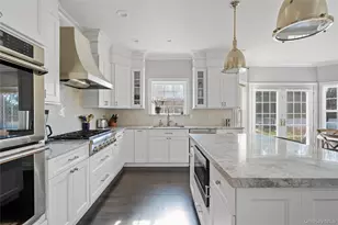 2 Holly Ct, Miller Place, NY 11764 - Photo 17