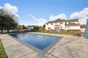 2 Holly Ct, Miller Place, NY 11764 - Photo 37