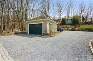 232 N Country Rd, Mount Sinai, NY 11766 - Photo 31
