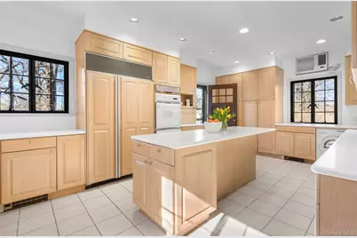 60 Wildwood Road, New Rochelle, NY 10804 - Photo 17