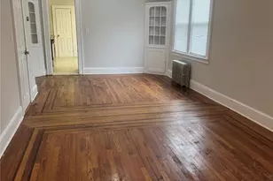 267 Schenck Right Side Ave, Great Neck, NY 11021 - Photo 3