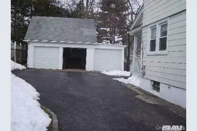 267 Schenck, Right Side Avenue, Great Neck, NY 11021 - Photo 9