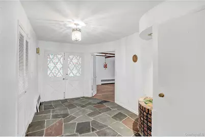 5 Chatham Place, Dix Hills, NY 11746 - Photo 3