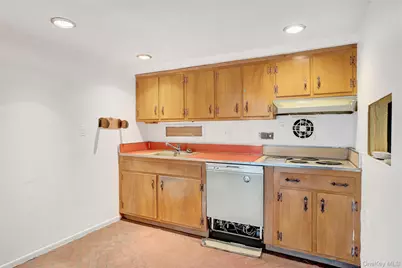 5 Chatham Place, Dix Hills, NY 11746 - Photo 9