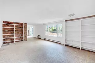 5 Chatham Pl, Dix Hills, NY 11746 - Photo 13