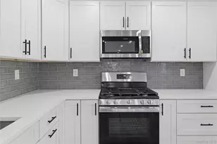 5 Bear Ln, Centereach, NY 11720 - Photo 7