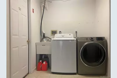 83 Roundtop Road, Yonkers, NY 10710 - Photo 17