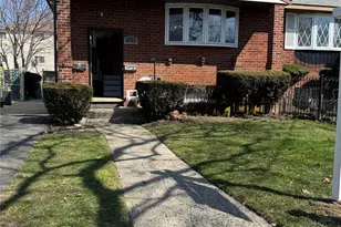 137-33 158th St, Jamaica, NY 11434 - Photo 1