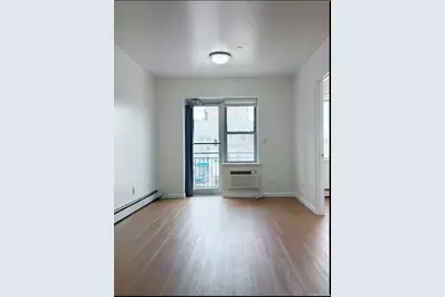 31-53 Linden Place #3E, Flushing, NY 11354 - Photo 3