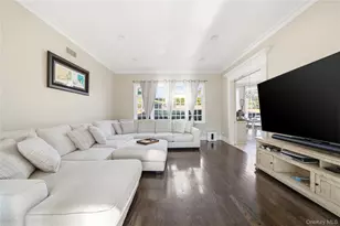 28 Dunlop Rd, Huntington, NY 11743 - Photo 15