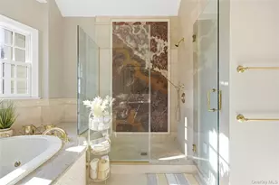 28 Dunlop Rd, Huntington, NY 11743 - Photo 23