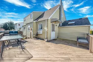 690 N Delaware Ave, Lindenhurst, NY 11757 - Photo 29