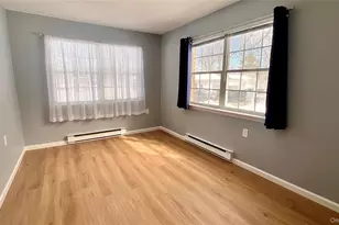 421 Weymouth Ct, Ridge, NY 11961 - Photo 13