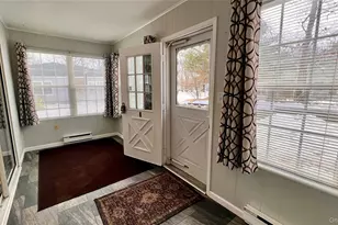 421 Weymouth Ct, Ridge, NY 11961 - Photo 5