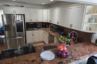 10 Bainbridge Ave, Melville, NY 11747 - Photo 15