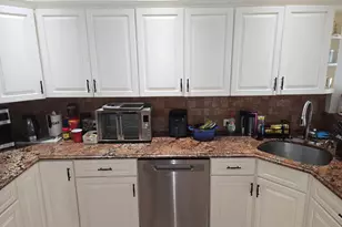 10 Bainbridge Ave, Melville, NY 11747 - Photo 13