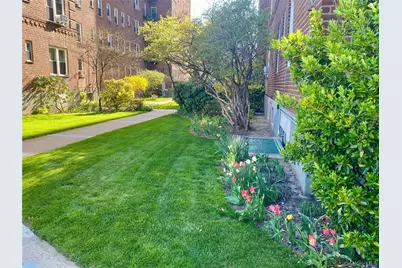 32 Cathedral Avenue #6C, Hempstead, NY 11550 - Photo 5