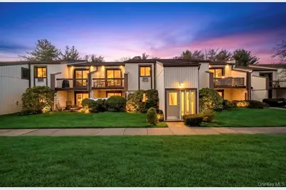 73 Richmond Boulevard #3B, Ronkonkoma, NY 11779 - Photo 1