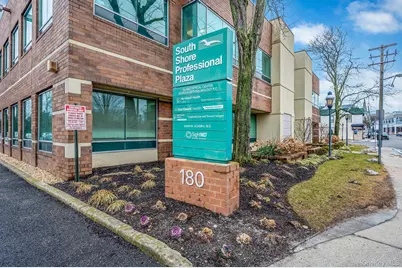 180 E Main Street, Bay Shore, NY 11706 - Photo 5