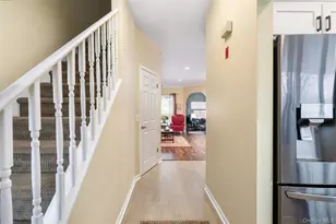 654 Birchwood Park Dr, Middle Island, NY 11953 - Photo 3