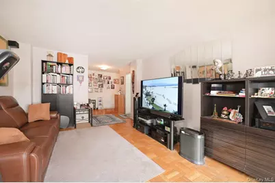 8900 170th Street #6M, Jamaica, NY 11432 - Photo 5