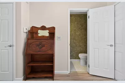 32 Stratford Green, Farmingdale, NY 11735 - Photo 19