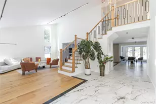 45 Carriage Ct, Muttontown, NY 11791 - Photo 5