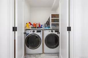 45 Carriage Ct, Muttontown, NY 11791 - Photo 25