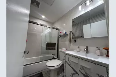 42-18 147th Street #2i, Flushing, NY 11355 - Photo 5