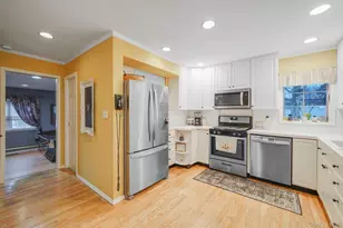 18 Enfield Ln, Kings Park, NY 11754 - Photo 11