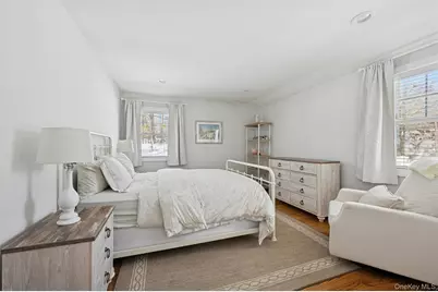 4 Stuart Court, Hampton Bays, NY 11946 - Photo 15