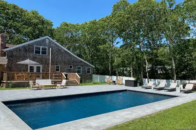 4 Stuart Court, Hampton Bays, NY 11946 - Photo 19