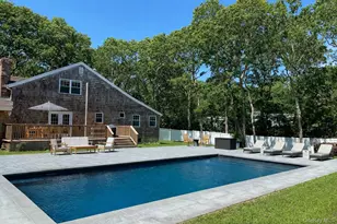 4 Stuart Ct, Hampton Bays, NY 11946 - Photo 19