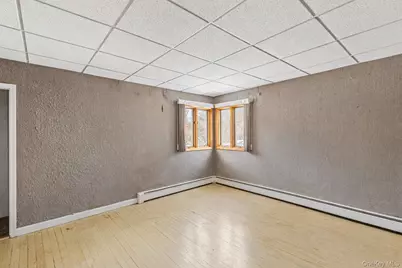 15 Walnut Street, Centereach, NY 11720 - Photo 9