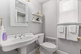 428 Chestnut Ave, Mamaroneck, NY 10543 - Photo 25