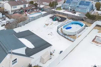 7 Constable Lane, Levittown, NY 11756 - Photo 25