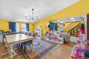 7 Constable Ln, Levittown, NY 11756 - Photo 9