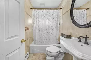 7 Constable Ln, Levittown, NY 11756 - Photo 13