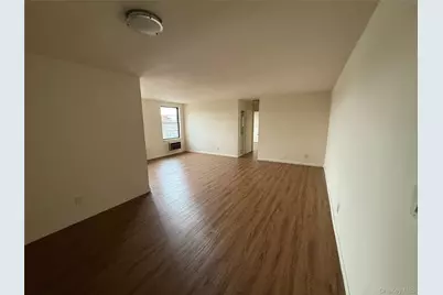 190 First Street #5E, Mineola, NY 11501 - Photo 1