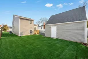 52 Halycon Rd, Lindenhurst, NY 11757 - Photo 25