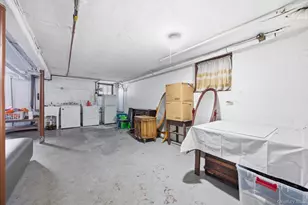 78-61 75th St, Glendale, NY 11385 - Photo 23