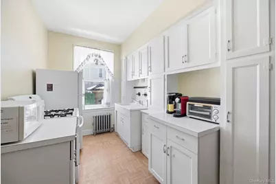 7861 75th Street, Glendale, NY 11385 - Photo 19