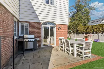 87 Wyatt Road, Garden City, NY 11530 - Photo 27