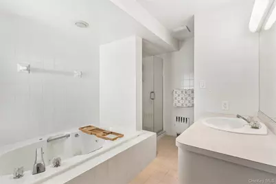 87 Wyatt Road, Garden City, NY 11530 - Photo 17