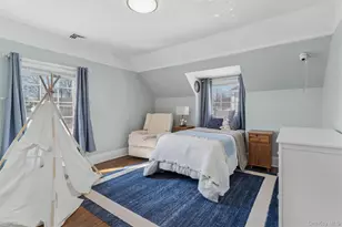 87 Wyatt Rd, Garden City, NY 11530 - Photo 21