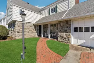 87 Wyatt Rd, Garden City, NY 11530 - Photo 3