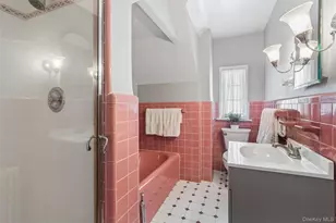 87 Wyatt Rd, Garden City, NY 11530 - Photo 23