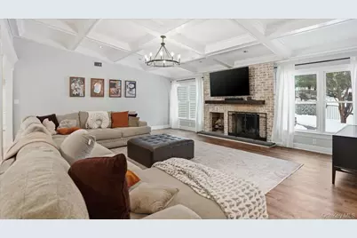 16 Daniel Lane, Dix Hills, NY 11746 - Photo 7