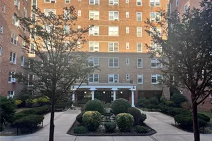 105-38 63rd Dr, Forest Hills, NY 11375 - Photo 5